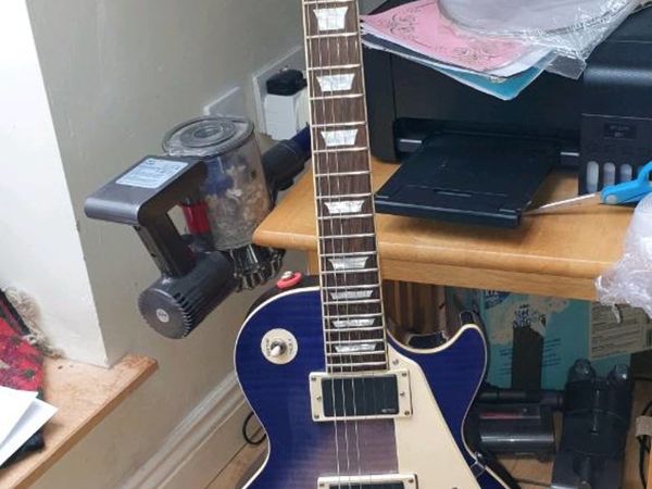 Epiphone Les Paul Standard with upgraded EMG PICKU