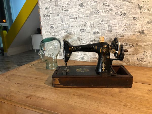 Vintage sewing machine singer