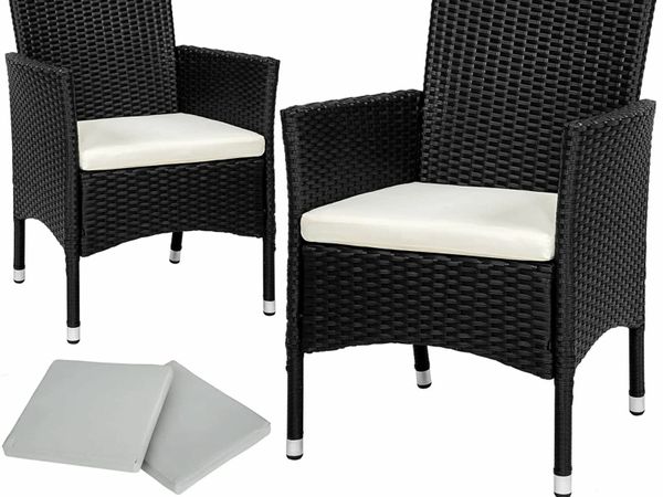 Set of 2 poly rattan garden chairs including cushions and 2 cover sets & stainless steel screws, black