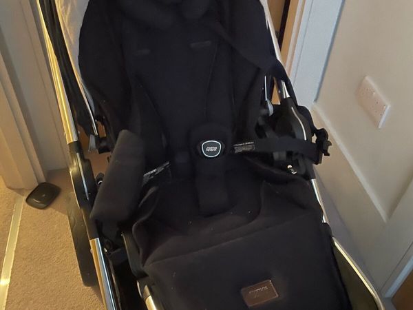 Almost new mamas and papas pushchair from birth - 3 yr