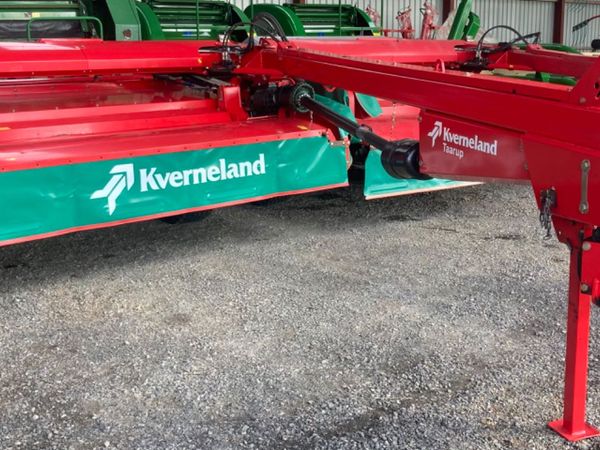 Kverneland 4332 trailed mower