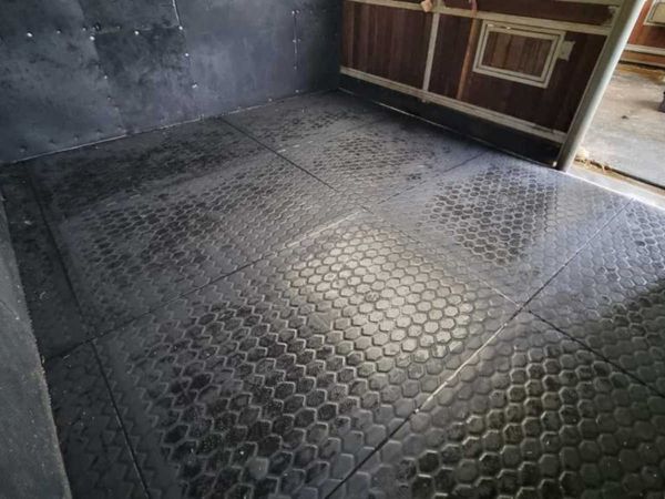 EASYFIX Stable Matting Systems