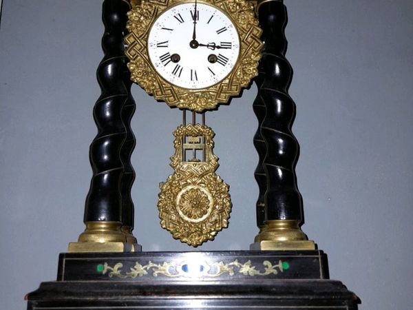 Loads of antique clocks forsale