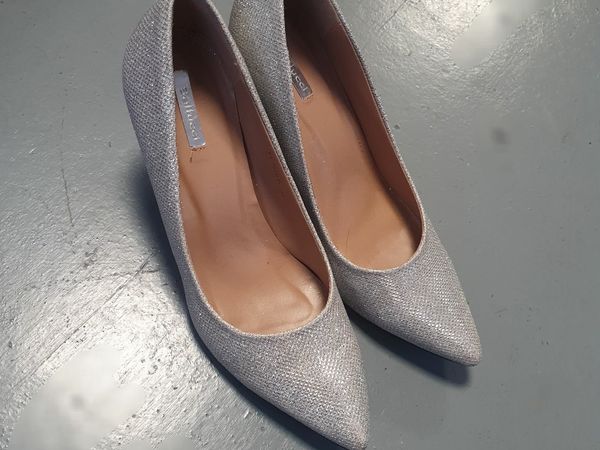 Stunning silver heels