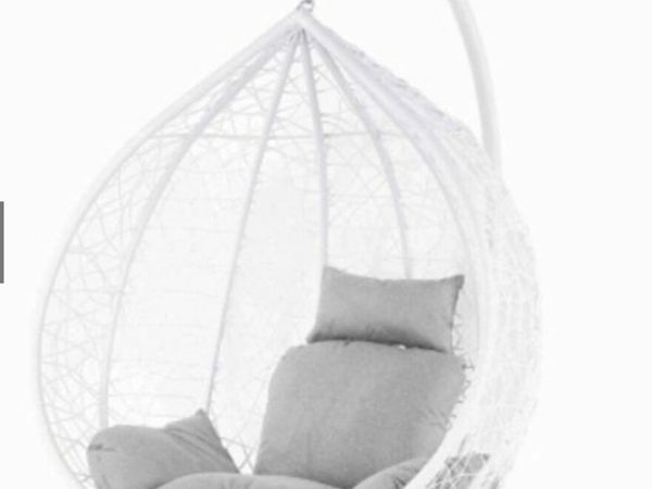 HANGING CHAIR