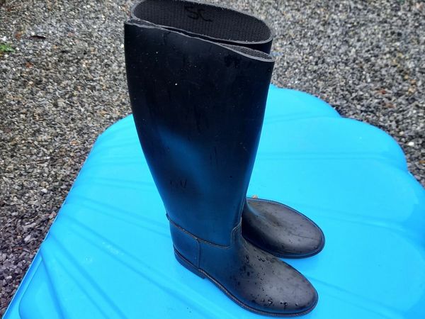 Girls  horse riding boots size 3 half