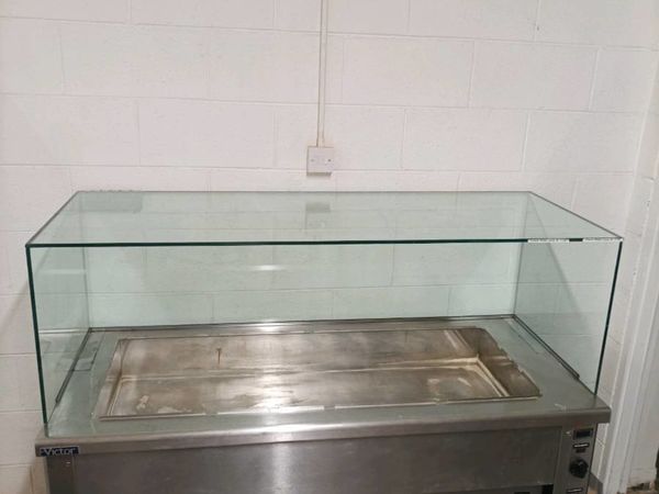 Bain Marie servery counter with glass