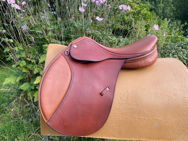 17” close contact jumping saddle brown leather
