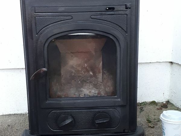Inset multifuel compact stove