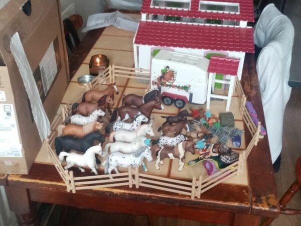 Schleich Barn with Horses and Accessories