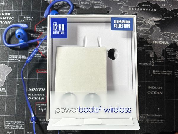 Power Beats 3 ( blue Colour)