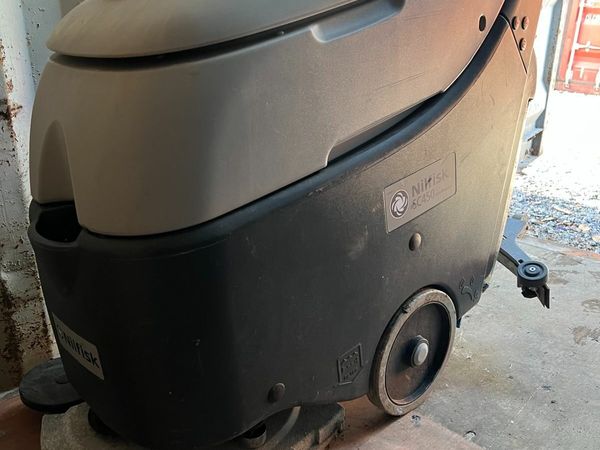Nilfisk  SC450 Walk Behind Scrubber / Dryer
