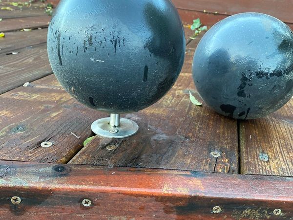 Steel balls galvanised and painted