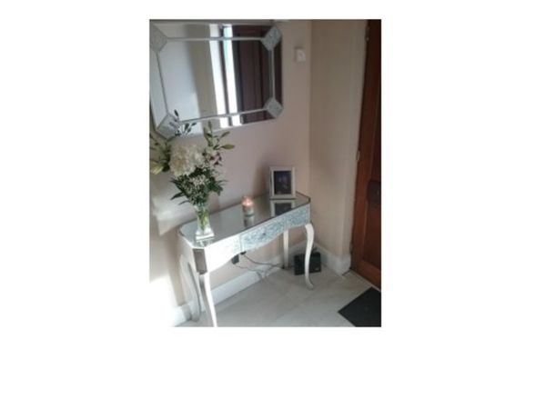 Glass console table and mirror set