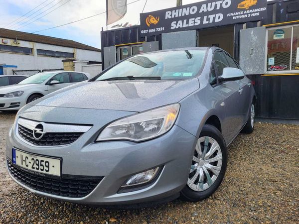 Opel Astra, 2011. 1.2d low milage