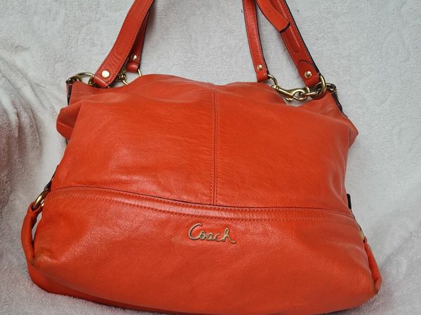 Stunning Coach sof leather orange shoulder Handbag