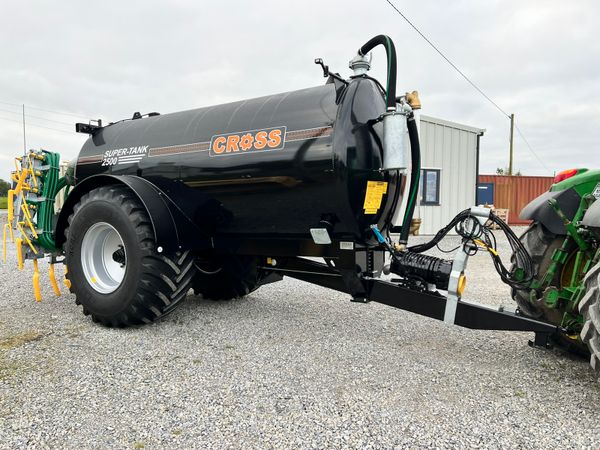 In stock New Cross 2500 Gallon with 7.5 dribble