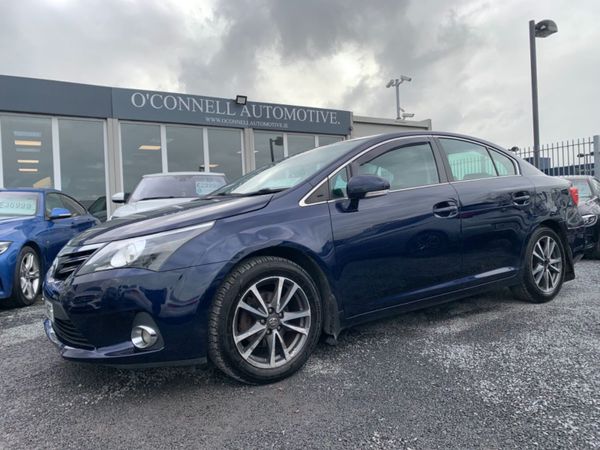 Toyota Avensis Saloon, Diesel, 2012, Blue