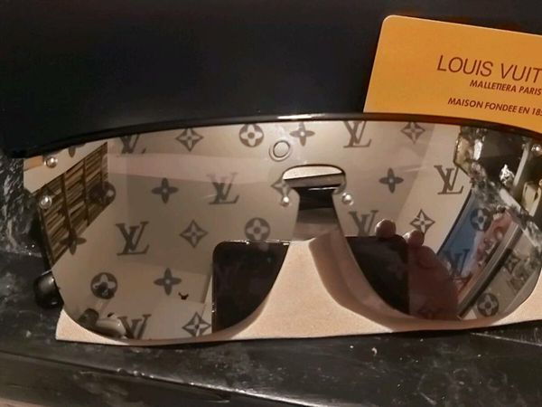 Louis Vuitton Wamea sunglasses