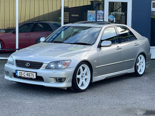 Lexus IS, 2005 Just tested.Low mileage