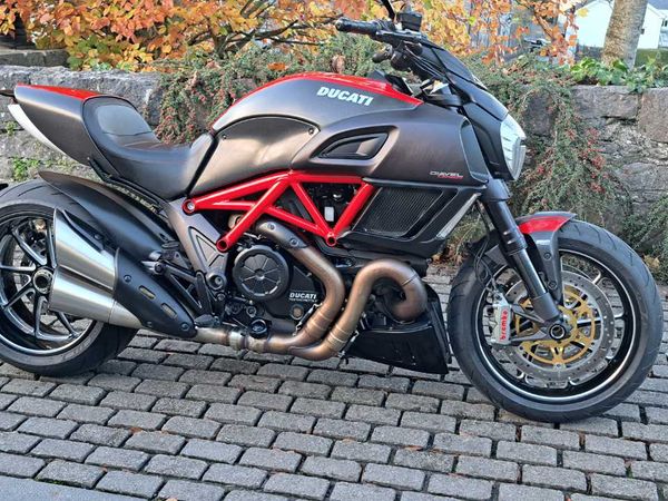 2016  Ducati Diavel Carbon