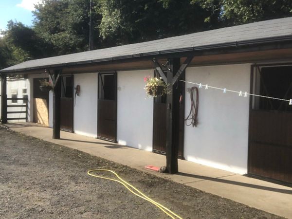 5 Stables to rent.