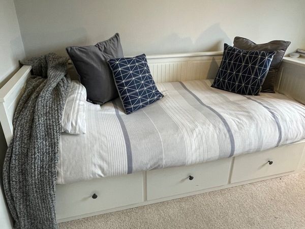 IKEA Day Bed/ Single to Double