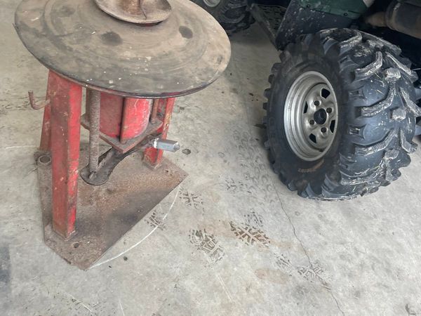 Quad and lawn mower Tyre changer