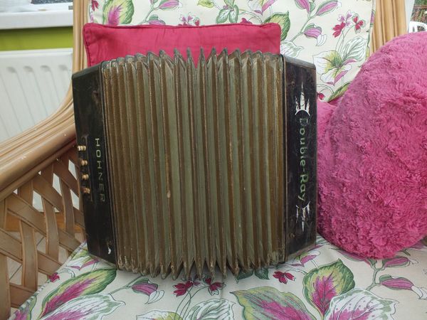 (1940) Hohner Double Ray Accordian