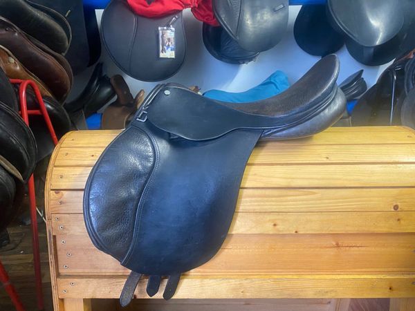 14” leather pony saddle very good condition
