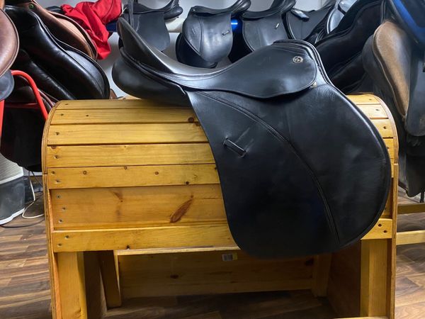 16” black leather Kieffer Aachen saddle GP