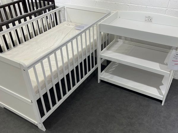COTBED & MATTRESS & CHANGING TABLE