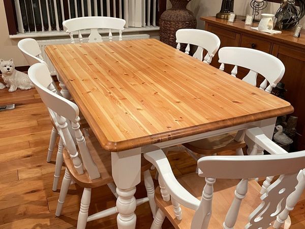 6 seater country style Table and chairs