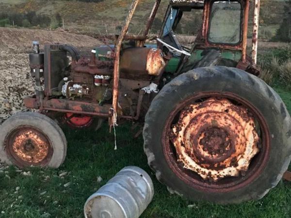 David Brown 990 Tractor spares or repairs