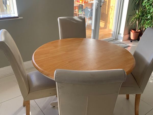 Round dining table and  4 leather chairs