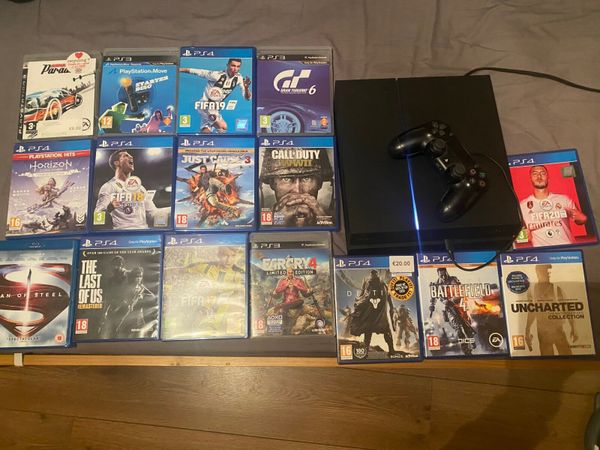 PlayStation 4 with games