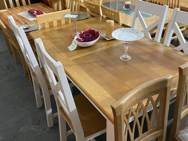 Ez living kitchen table + 4 chairs €450