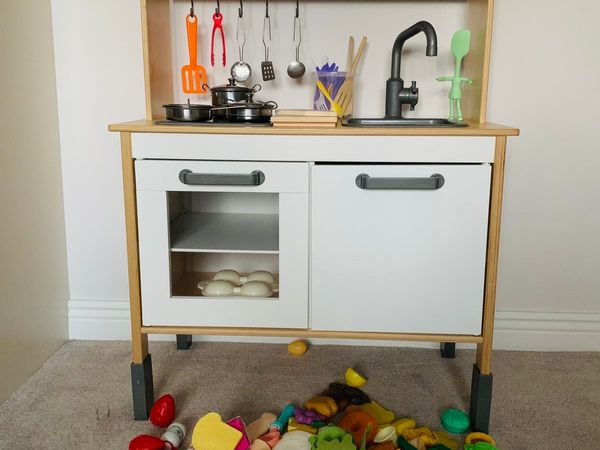 Play Kitchen - Toy Kitchen (with play food etc)