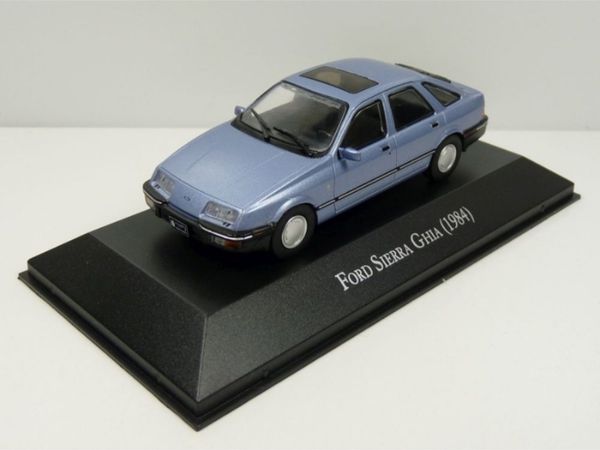 1:43 Ford Sierra Ghia 1984 – Lt.Blue Anos 80/90