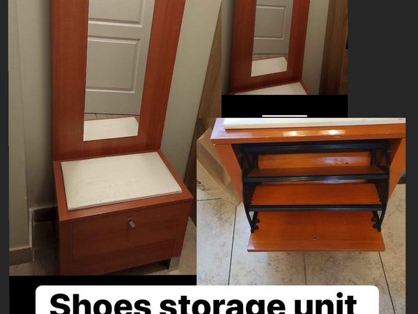 Shoes and clothes hanging unit