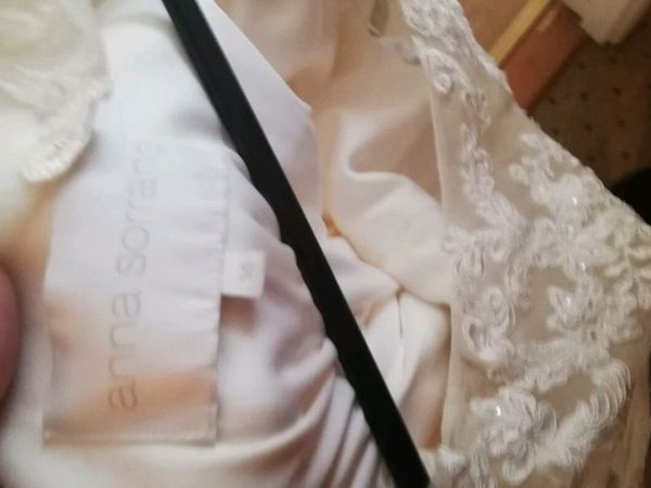 Wedding dress size 16