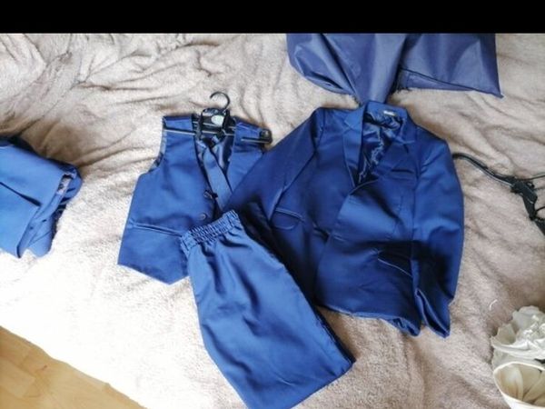 Boys suit age 8-9 years