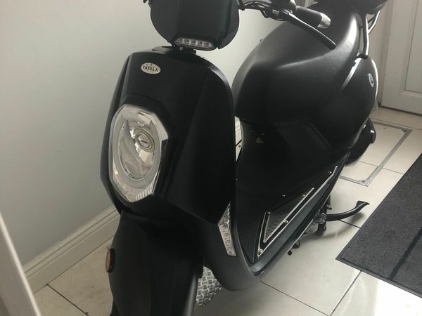 Vassla Electric Moped / Scooter 2019