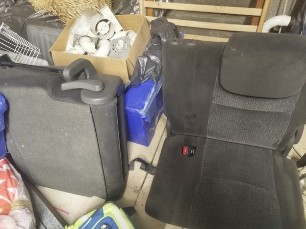 Third row of seats for Toyota Landcruiser