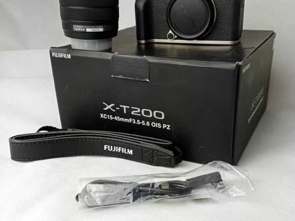 Fujifilm camera X-t200 ..24.2mp.. 4K mirrorless