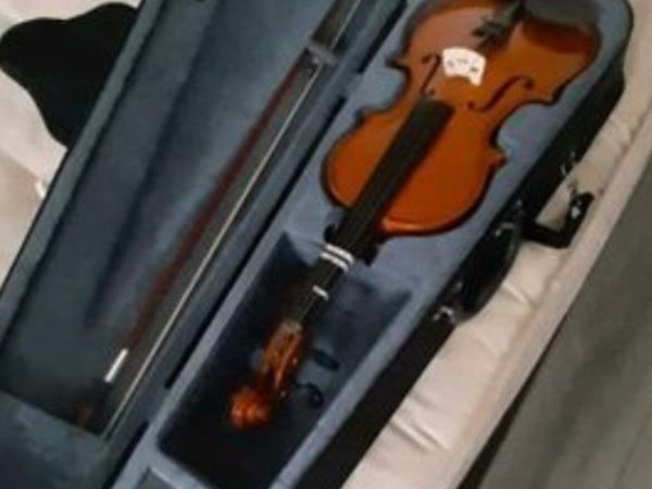 3/4 size violin