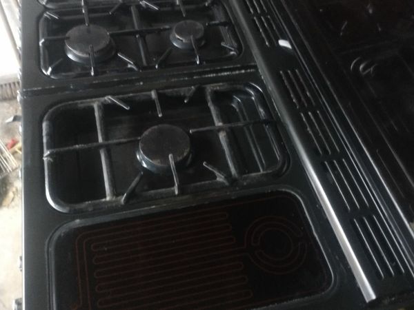 Gas/electric cooker