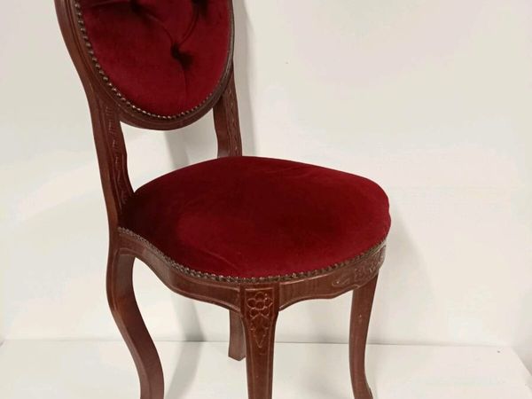 Vintage button back bedroom chair