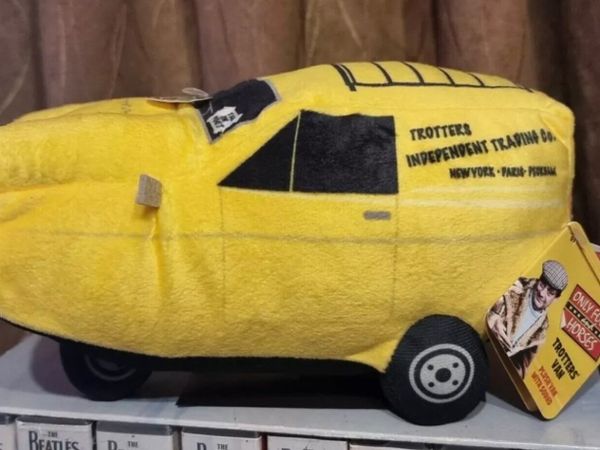 Only fools and horses singing can plush