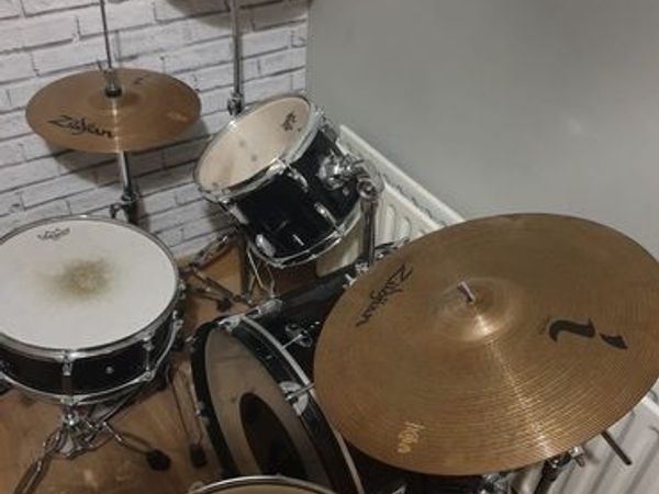Full pearl drum kit